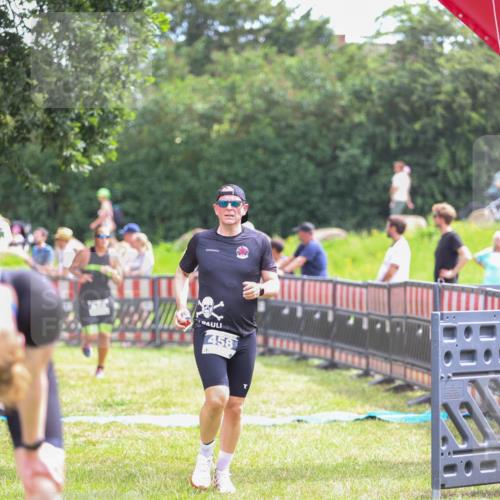 21.06.2026 - 29. Vierlanden-Triathlon Andreas Tolksdorf http://msf.ph/oto/9915030 21.06.2026 11:32:58 Ziel 325, 458, 549 meine-sportfotos.de