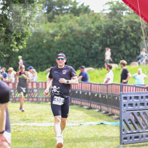 21.06.2026 - 29. Vierlanden-Triathlon Andreas Tolksdorf http://msf.ph/oto/9915032 21.06.2026 11:32:58 Ziel 325, 458, 549 meine-sportfotos.de