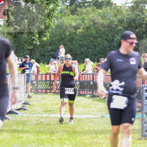 21.06.2026 - 29. Vierlanden-Triathlon Andreas Tolksdorf http://msf.ph/oto/9915041 21.06.2026 11:33:02 Ziel 325, 458, 549 meine-sportfotos.de