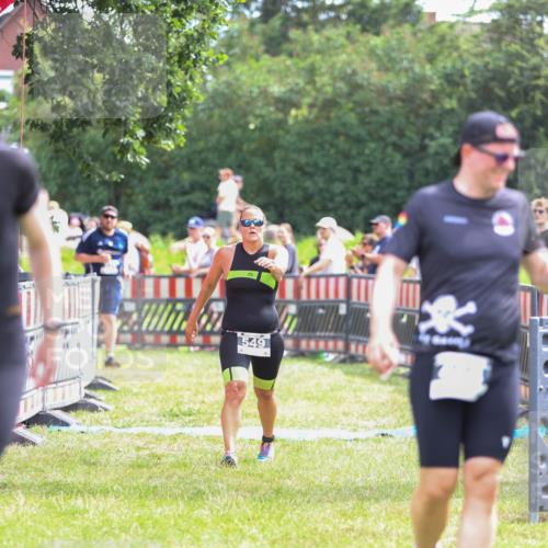 21.06.2026 - 29. Vierlanden-Triathlon Andreas Tolksdorf http://msf.ph/oto/9915042 21.06.2026 11:33:02 Ziel 325, 458, 549 meine-sportfotos.de