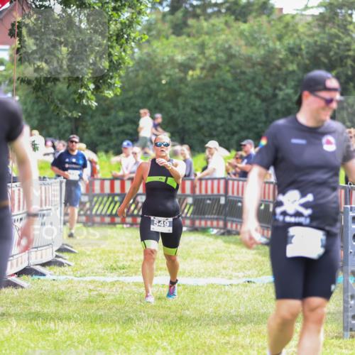 21.06.2026 - 29. Vierlanden-Triathlon Andreas Tolksdorf http://msf.ph/oto/9915043 21.06.2026 11:33:02 Ziel 325, 458, 549 meine-sportfotos.de