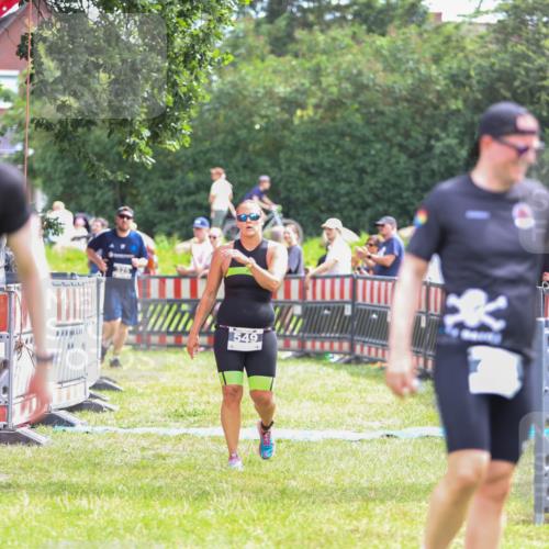 21.06.2026 - 29. Vierlanden-Triathlon Andreas Tolksdorf http://msf.ph/oto/9915044 21.06.2026 11:33:02 Ziel 325, 458, 549 meine-sportfotos.de