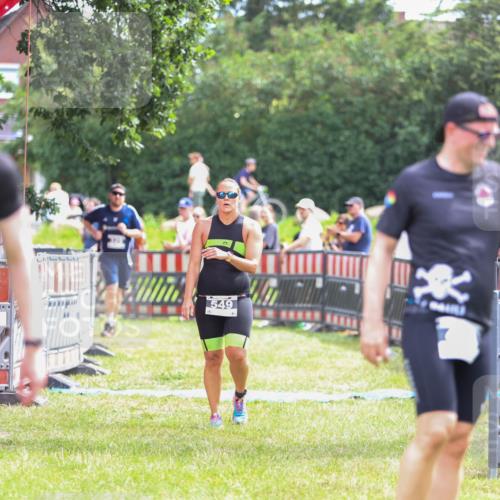 21.06.2026 - 29. Vierlanden-Triathlon Andreas Tolksdorf http://msf.ph/oto/9915045 21.06.2026 11:33:02 Ziel 325, 458, 549 meine-sportfotos.de