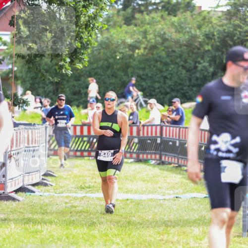 21.06.2026 - 29. Vierlanden-Triathlon Andreas Tolksdorf http://msf.ph/oto/9915047 21.06.2026 11:33:03 Ziel 325, 549 meine-sportfotos.de