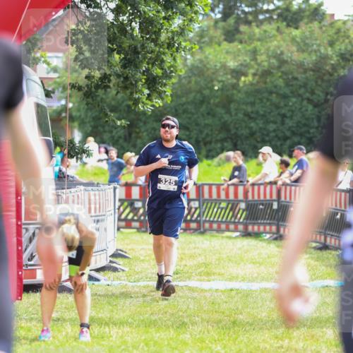 21.06.2026 - 29. Vierlanden-Triathlon Andreas Tolksdorf http://msf.ph/oto/9915055 21.06.2026 11:33:08 Ziel 325 meine-sportfotos.de