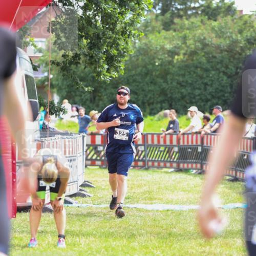 21.06.2026 - 29. Vierlanden-Triathlon Andreas Tolksdorf http://msf.ph/oto/9915056 21.06.2026 11:33:08 Ziel 325 meine-sportfotos.de