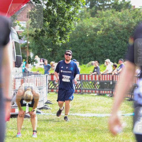 21.06.2026 - 29. Vierlanden-Triathlon Andreas Tolksdorf http://msf.ph/oto/9915059 21.06.2026 11:33:08 Ziel 325 meine-sportfotos.de