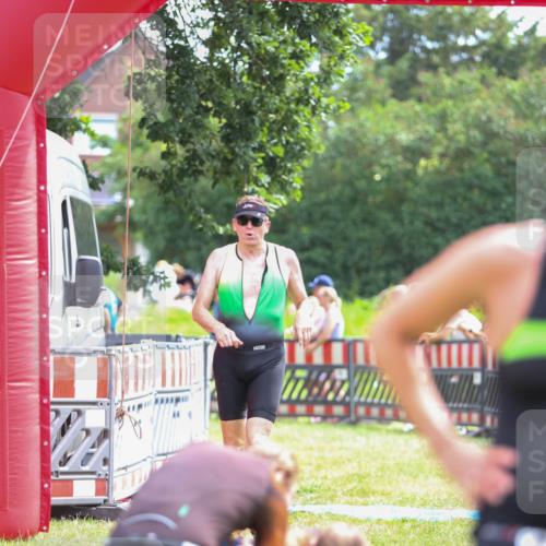 21.06.2026 - 29. Vierlanden-Triathlon Andreas Tolksdorf http://msf.ph/oto/9915067 21.06.2026 11:33:44 Ziel 423, 585 meine-sportfotos.de