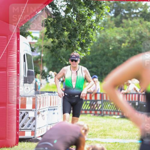 21.06.2026 - 29. Vierlanden-Triathlon Andreas Tolksdorf http://msf.ph/oto/9915074 21.06.2026 11:33:44 Ziel 423, 585 meine-sportfotos.de