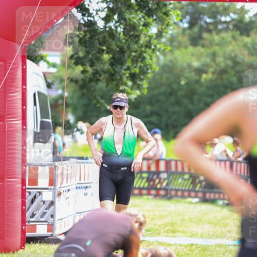 21.06.2026 - 29. Vierlanden-Triathlon Andreas Tolksdorf http://msf.ph/oto/9915075 21.06.2026 11:33:44 Ziel 423, 585 meine-sportfotos.de