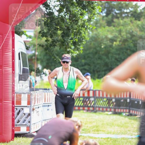 21.06.2026 - 29. Vierlanden-Triathlon Andreas Tolksdorf http://msf.ph/oto/9915076 21.06.2026 11:33:44 Ziel 423, 585 meine-sportfotos.de