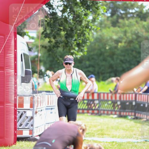 21.06.2026 - 29. Vierlanden-Triathlon Andreas Tolksdorf http://msf.ph/oto/9915078 21.06.2026 11:33:44 Ziel 423, 585 meine-sportfotos.de