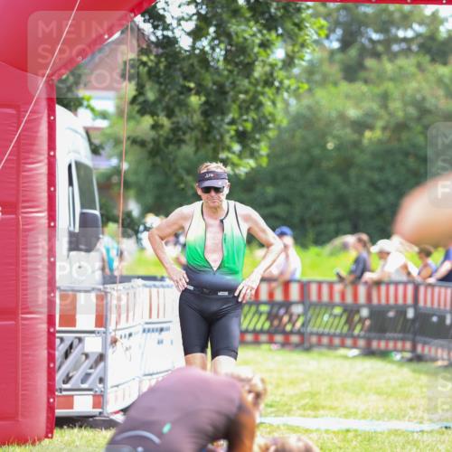 21.06.2026 - 29. Vierlanden-Triathlon Andreas Tolksdorf http://msf.ph/oto/9915079 21.06.2026 11:33:44 Ziel 423, 585 meine-sportfotos.de