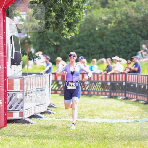 21.06.2026 - 29. Vierlanden-Triathlon Andreas Tolksdorf http://msf.ph/oto/9915089 21.06.2026 11:34:19 Ziel 575 meine-sportfotos.de