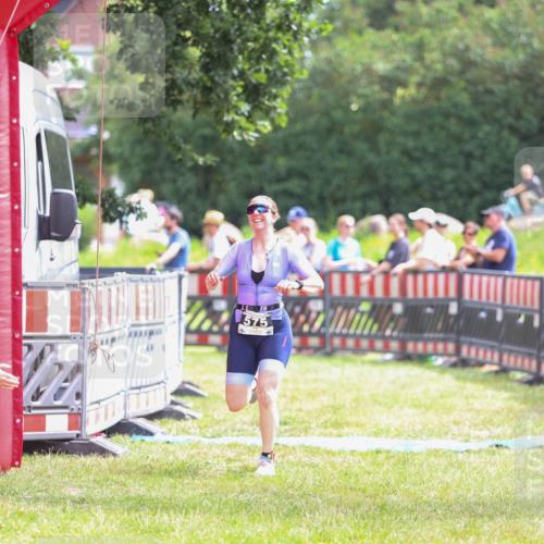 21.06.2026 - 29. Vierlanden-Triathlon Andreas Tolksdorf http://msf.ph/oto/9915090 21.06.2026 11:34:19 Ziel 575 meine-sportfotos.de