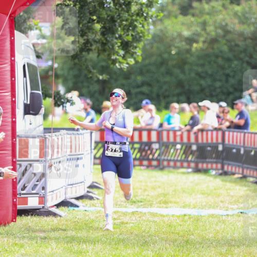 21.06.2026 - 29. Vierlanden-Triathlon Andreas Tolksdorf http://msf.ph/oto/9915093 21.06.2026 11:34:20 Ziel 575 meine-sportfotos.de