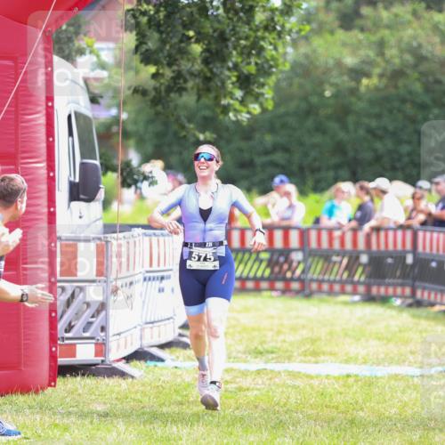21.06.2026 - 29. Vierlanden-Triathlon Andreas Tolksdorf http://msf.ph/oto/9915096 21.06.2026 11:34:20 Ziel 575 meine-sportfotos.de