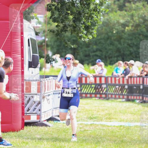 21.06.2026 - 29. Vierlanden-Triathlon Andreas Tolksdorf http://msf.ph/oto/9915097 21.06.2026 11:34:20 Ziel 575 meine-sportfotos.de