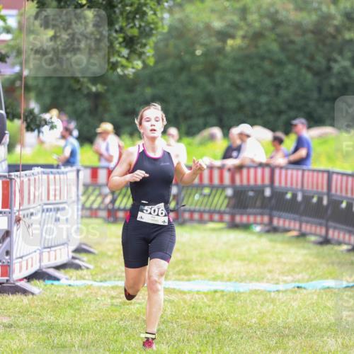21.06.2026 - 29. Vierlanden-Triathlon Andreas Tolksdorf http://msf.ph/oto/9915102 21.06.2026 11:34:34 Ziel 506, 572 meine-sportfotos.de