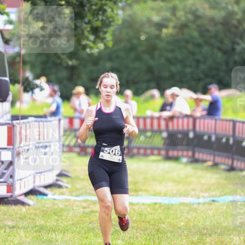 21.06.2026 - 29. Vierlanden-Triathlon Andreas Tolksdorf http://msf.ph/oto/9915110 21.06.2026 11:34:34 Ziel 506, 572 meine-sportfotos.de