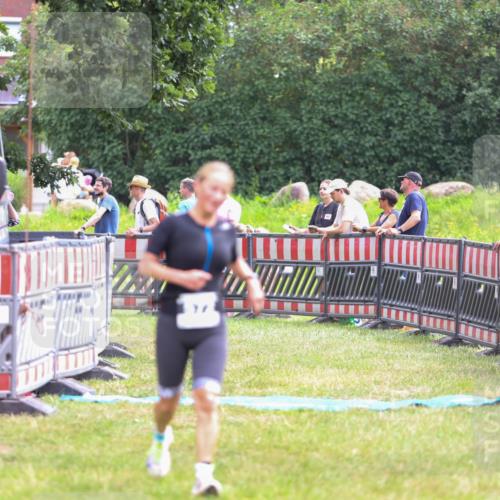 21.06.2026 - 29. Vierlanden-Triathlon Andreas Tolksdorf http://msf.ph/oto/9915116 21.06.2026 11:34:42 Ziel 561, 572, 608 meine-sportfotos.de