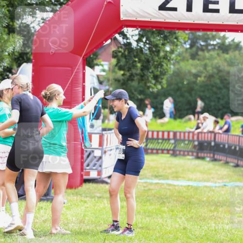 21.06.2026 - 29. Vierlanden-Triathlon Andreas Tolksdorf http://msf.ph/oto/9915120 21.06.2026 11:34:59 Ziel 618 meine-sportfotos.de