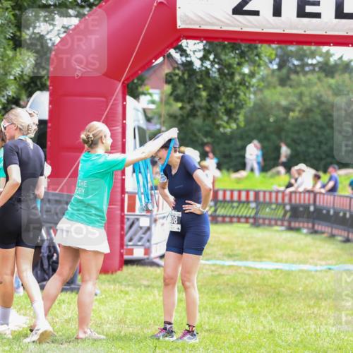 21.06.2026 - 29. Vierlanden-Triathlon Andreas Tolksdorf http://msf.ph/oto/9915127 21.06.2026 11:34:59 Ziel 618 meine-sportfotos.de