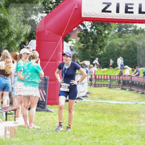 21.06.2026 - 29. Vierlanden-Triathlon Andreas Tolksdorf http://msf.ph/oto/9915131 21.06.2026 11:35:01 Ziel 606, 618 meine-sportfotos.de
