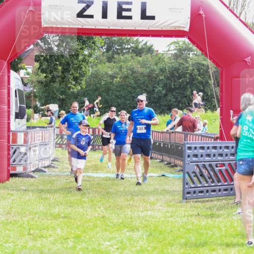 21.06.2026 - 29. Vierlanden-Triathlon Andreas Tolksdorf http://msf.ph/oto/9915148 21.06.2026 11:35:10 Ziel 438, 606, 618 meine-sportfotos.de