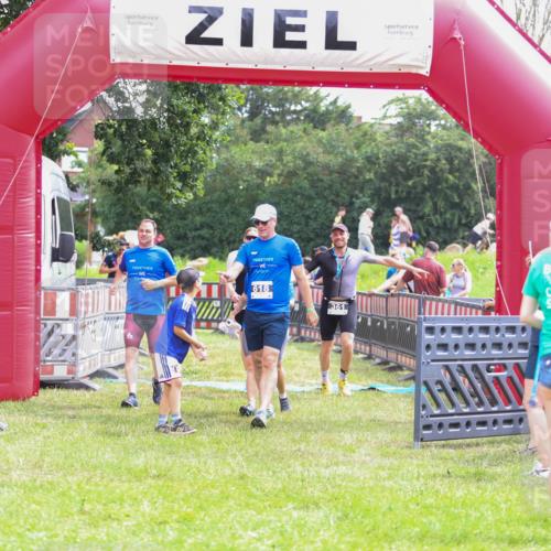 21.06.2026 - 29. Vierlanden-Triathlon Andreas Tolksdorf http://msf.ph/oto/9915155 21.06.2026 11:35:11 Ziel 438, 606, 618 meine-sportfotos.de