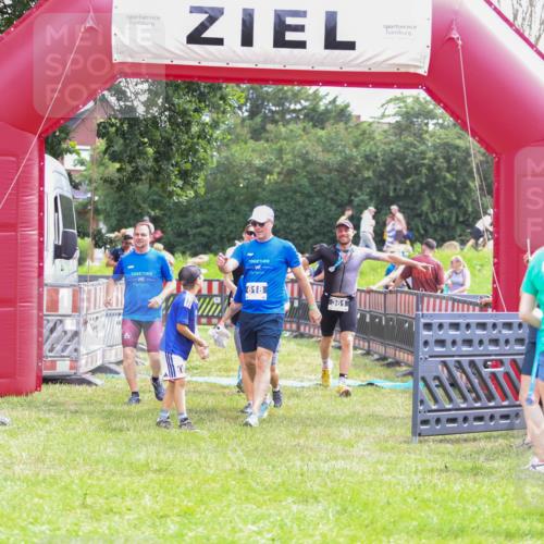 21.06.2026 - 29. Vierlanden-Triathlon Andreas Tolksdorf http://msf.ph/oto/9915157 21.06.2026 11:35:11 Ziel 438, 606, 618 meine-sportfotos.de