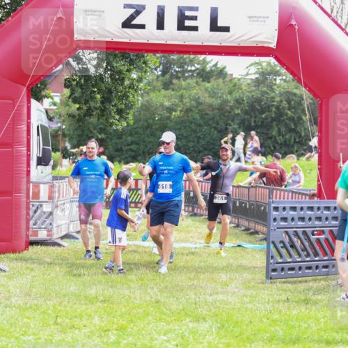 21.06.2026 - 29. Vierlanden-Triathlon Andreas Tolksdorf http://msf.ph/oto/9915159 21.06.2026 11:35:11 Ziel 438, 606, 618 meine-sportfotos.de