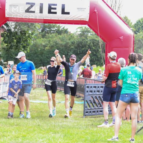 21.06.2026 - 29. Vierlanden-Triathlon Andreas Tolksdorf http://msf.ph/oto/9915160 21.06.2026 11:35:13 Ziel 438, 606, 618 meine-sportfotos.de