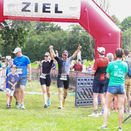 21.06.2026 - 29. Vierlanden-Triathlon Andreas Tolksdorf http://msf.ph/oto/9915161 21.06.2026 11:35:13 Ziel 438, 606, 618 meine-sportfotos.de