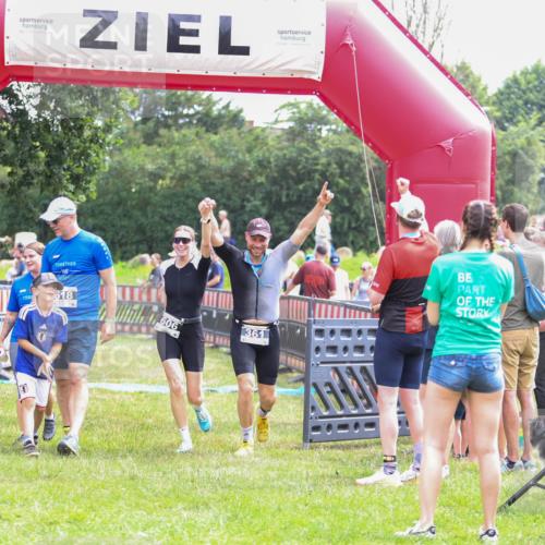 21.06.2026 - 29. Vierlanden-Triathlon Andreas Tolksdorf http://msf.ph/oto/9915163 21.06.2026 11:35:13 Ziel 438, 606, 618 meine-sportfotos.de