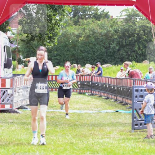 21.06.2026 - 29. Vierlanden-Triathlon Andreas Tolksdorf http://msf.ph/oto/9915191 21.06.2026 11:35:38 Ziel 485, 511 meine-sportfotos.de