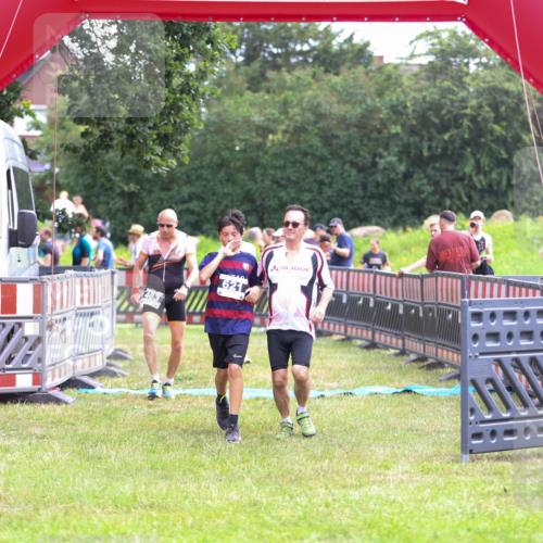 21.06.2026 - 29. Vierlanden-Triathlon Andreas Tolksdorf http://msf.ph/oto/9915214 21.06.2026 11:36:31 Ziel 461, 463, 601, 621 meine-sportfotos.de