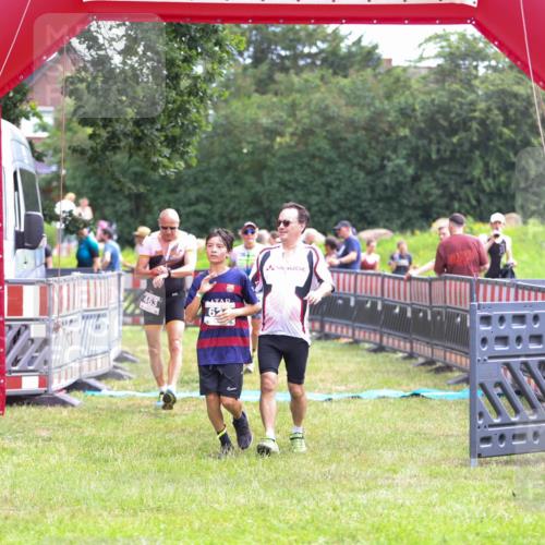 21.06.2026 - 29. Vierlanden-Triathlon Andreas Tolksdorf http://msf.ph/oto/9915221 21.06.2026 11:36:31 Ziel 461, 463, 601, 621 meine-sportfotos.de