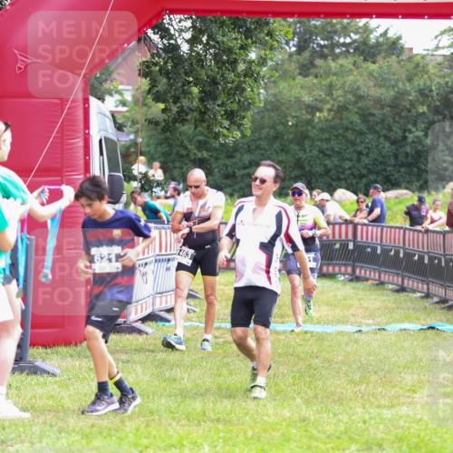 21.06.2026 - 29. Vierlanden-Triathlon Andreas Tolksdorf http://msf.ph/oto/9915224 21.06.2026 11:36:33 Ziel 461, 463, 601, 621 meine-sportfotos.de