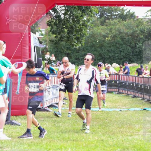 21.06.2026 - 29. Vierlanden-Triathlon Andreas Tolksdorf http://msf.ph/oto/9915225 21.06.2026 11:36:33 Ziel 461, 463, 601, 621 meine-sportfotos.de