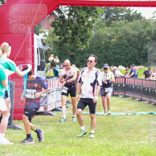 21.06.2026 - 29. Vierlanden-Triathlon Andreas Tolksdorf http://msf.ph/oto/9915227 21.06.2026 11:36:33 Ziel 461, 463, 601, 621 meine-sportfotos.de