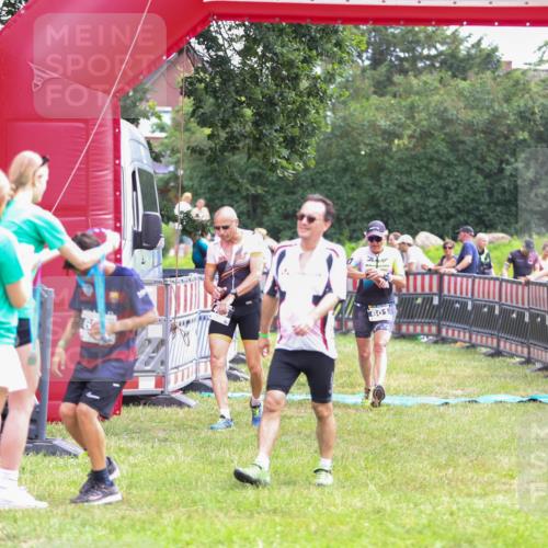 21.06.2026 - 29. Vierlanden-Triathlon Andreas Tolksdorf http://msf.ph/oto/9915229 21.06.2026 11:36:33 Ziel 461, 463, 601, 621 meine-sportfotos.de