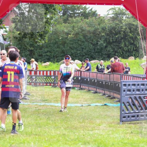 21.06.2026 - 29. Vierlanden-Triathlon Andreas Tolksdorf http://msf.ph/oto/9915233 21.06.2026 11:36:34 Ziel 461, 463, 601 meine-sportfotos.de