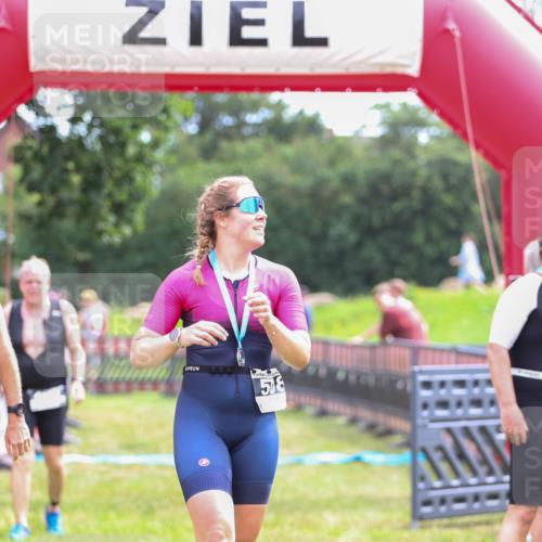 21.06.2026 - 29. Vierlanden-Triathlon Andreas Tolksdorf http://msf.ph/oto/9915252 21.06.2026 11:37:00 Ziel 400, 516, 518, 553 meine-sportfotos.de
