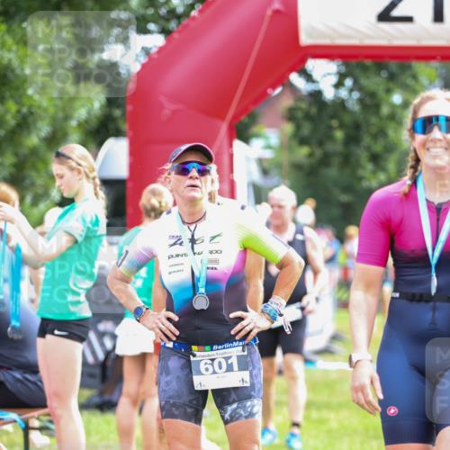 21.06.2026 - 29. Vierlanden-Triathlon Andreas Tolksdorf http://msf.ph/oto/9915260 21.06.2026 11:37:01 Ziel 400, 516, 518, 553 meine-sportfotos.de
