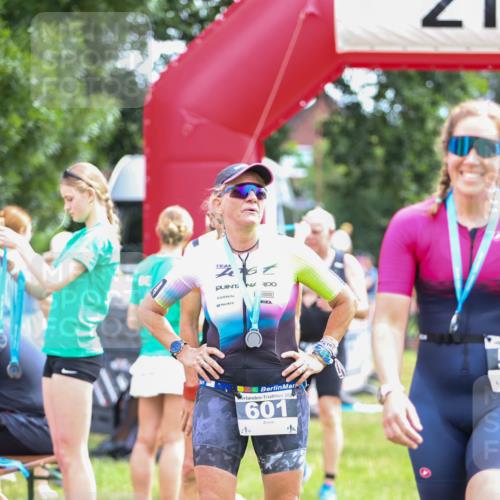 21.06.2026 - 29. Vierlanden-Triathlon Andreas Tolksdorf http://msf.ph/oto/9915263 21.06.2026 11:37:01 Ziel 400, 516, 518, 553 meine-sportfotos.de