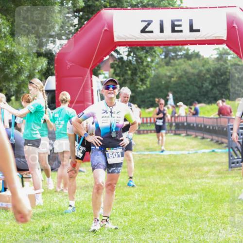 21.06.2026 - 29. Vierlanden-Triathlon Andreas Tolksdorf http://msf.ph/oto/9915265 21.06.2026 11:37:04 Ziel 516, 518, 553 meine-sportfotos.de