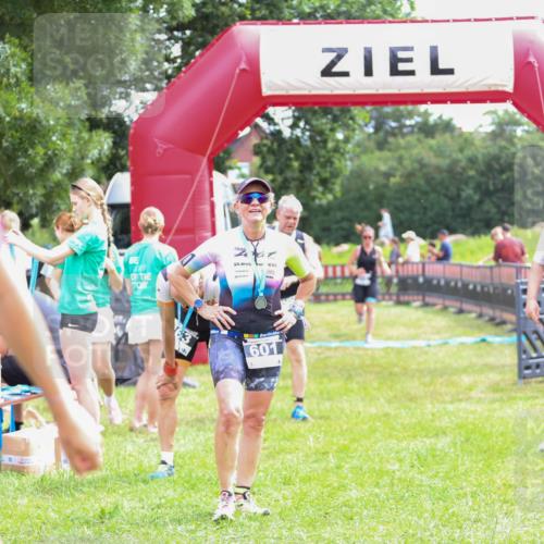 21.06.2026 - 29. Vierlanden-Triathlon Andreas Tolksdorf http://msf.ph/oto/9915266 21.06.2026 11:37:04 Ziel 516, 518, 553 meine-sportfotos.de