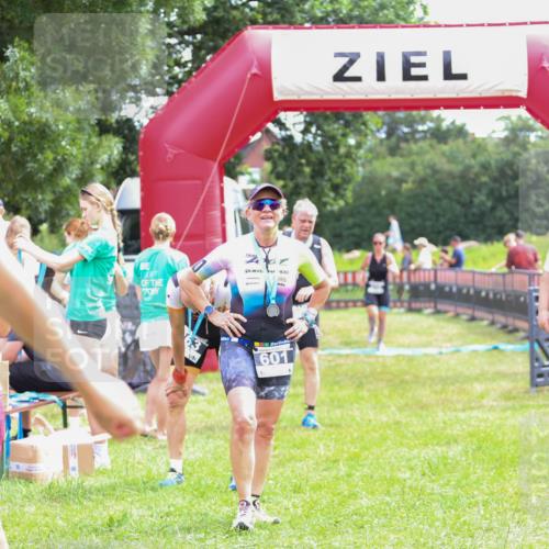 21.06.2026 - 29. Vierlanden-Triathlon Andreas Tolksdorf http://msf.ph/oto/9915268 21.06.2026 11:37:04 Ziel 516, 518, 553 meine-sportfotos.de