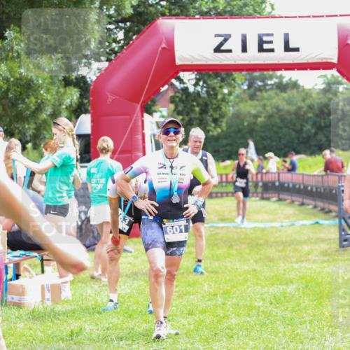 21.06.2026 - 29. Vierlanden-Triathlon Andreas Tolksdorf http://msf.ph/oto/9915269 21.06.2026 11:37:04 Ziel 516, 518, 553 meine-sportfotos.de